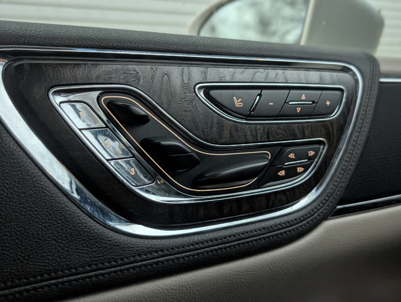 f5e9dcc2-f0be-4327-abe4-cac328b9730b