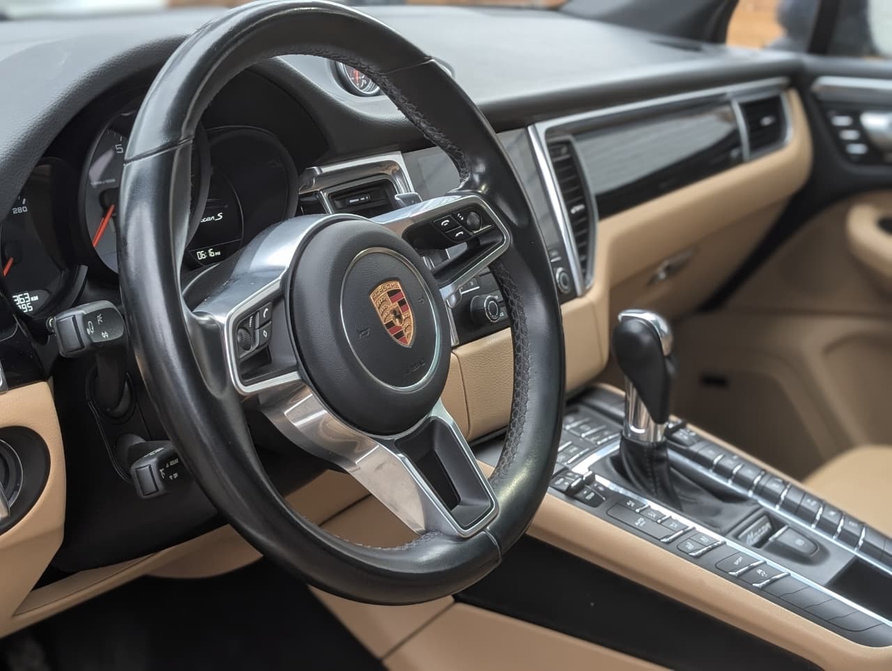 0c0b772f-1e31-40ac-9562-029b15b6e5c0