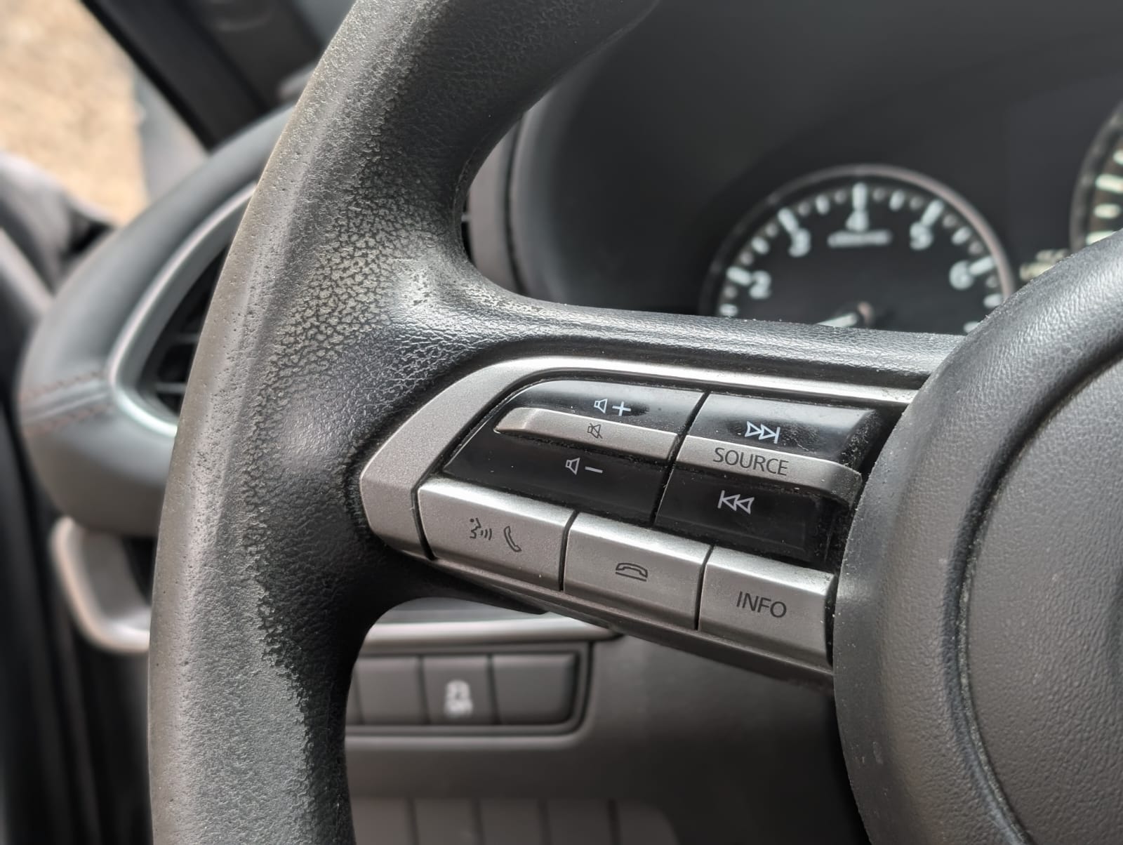 f695ae70-e175-4b85-a52f-a27d39d17556